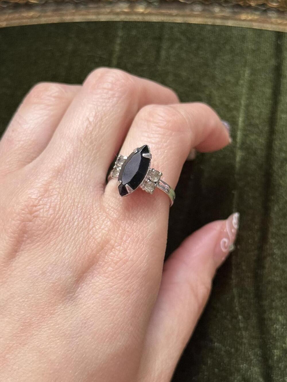 Vintage Sarah Cov Glass Silver tone Ring